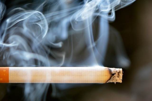 נלחמים במעשנים העניים. סיגריה|צילום: pixabay